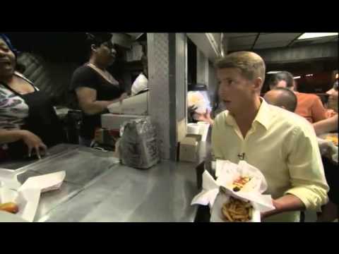 Jack McBrayer & Triumph (Insult Comic Dog) Visit Chicago's Weiner Circle, CONAN 2012