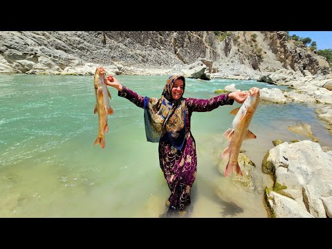 🌊🌊🔥Kulthum's exciting adventure in the mountain valleys: 🎣⛰️Kulthum's daring fishing in the valleys
