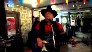 BOB Sing the twist of Santa Claus