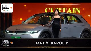 Janhvi Kapoor's spectacular entrance at #HyundaiFilmfareAwards2024 with #GujaratTourism