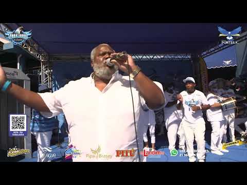 Rixxa cantando "Canto das Três Raças"