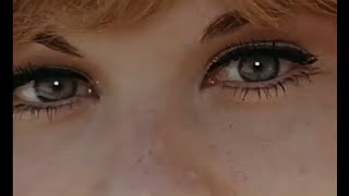 En un mundo nuevo Music Video