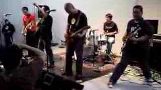 Members of Signal 3 @ piNoisepop 9 8.27.05, Clip 2