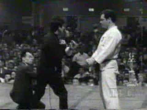 Bruce Lee speed punch