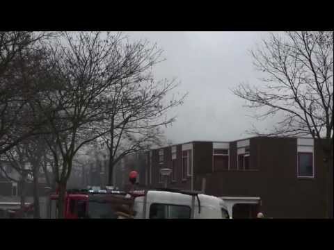 brand uitslaand via voordeur delft reigerstraat 28-12-2011