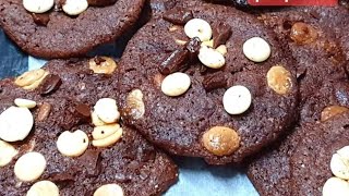 בקלי קלות-עוגיות שוקולד צ'יפס (ליהי קרויץ - מטבח בקלי קלות) - התמונה מוצגת ישירות מתוך אתר האינטרנט יוטיוב. זכויות היוצרים בתמונה שייכות ליוצרה. קישור קרדיט למקור התוכן נמצא בתוך דף הסרטון