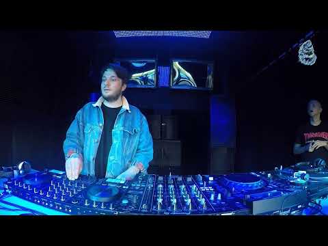 The Blue Oyster: Greenhouse Effect / 20.05 / 17 - 18