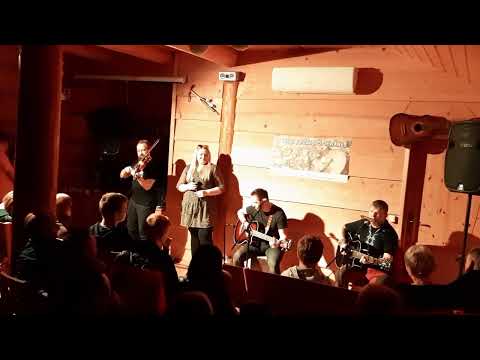 Kapela z Przypadku  Koncert poezji śpiewanej w Schronisku Dobrych Myśli w Jamnej