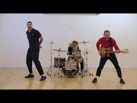 SNAYX - Body Language (Official Music Video)