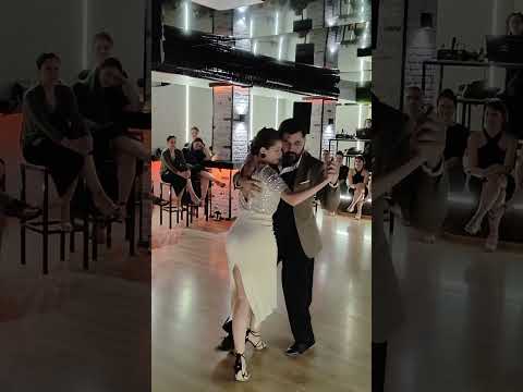  Andrés Molina  and  Natacha Lockwood  are  dancing  to  the  tango  "  Condena  "