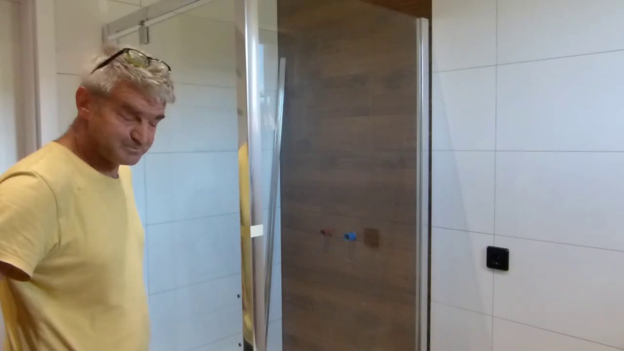 Montaż kabiny prysznicowej. Fuszerka we własnym wykonaniu..