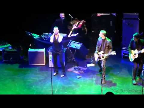 Dave Gahan - Love Will Tears Us Apart (Music Cares May 2011).avi