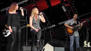 2016 10 04 Wilson Phillips - In My Room