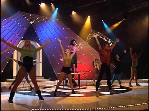 Ellinor Franzén som Irene Cara i Sikta Mot Stjärnorna 1994