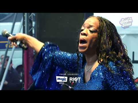 Evelyn "Champagne" King performs Shame at The 2022 Soultown Festival