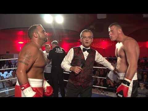 Classic IBA Boxing - Johnny Cooper v Gary Ryan - Tear Up!