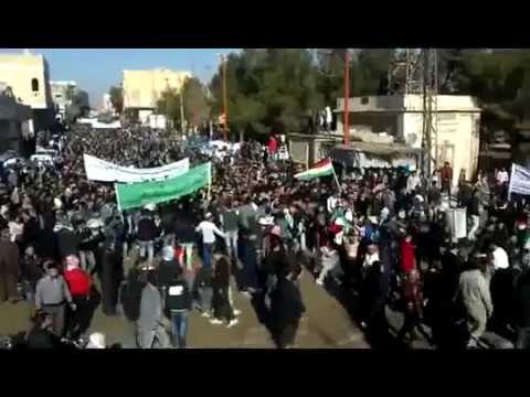 مظاهرة حاشدة في مدينة عين العرب في ريف حلب في جمعة "الزحف إلى ساحات الحرية"