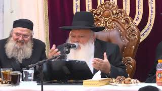 תזהר מהחרדים האלה | הרב דניאל זר (הרב דניאל זר) - התמונה מוצגת ישירות מתוך אתר האינטרנט יוטיוב. זכויות היוצרים בתמונה שייכות ליוצרה. קישור קרדיט למקור התוכן נמצא בתוך דף הסרטון