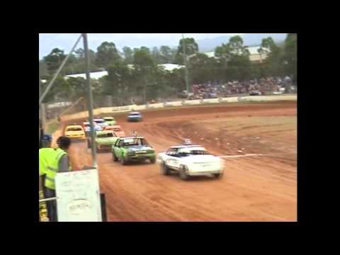 Modified Production - Heat 4 - King of the Mountain - Gympie Speedway - 14.01.12