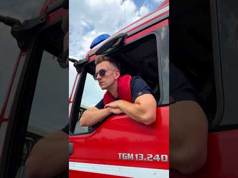 Schwimmen im Rhein macht man nicht 🚑 #rettungsdienst #feuerwehr