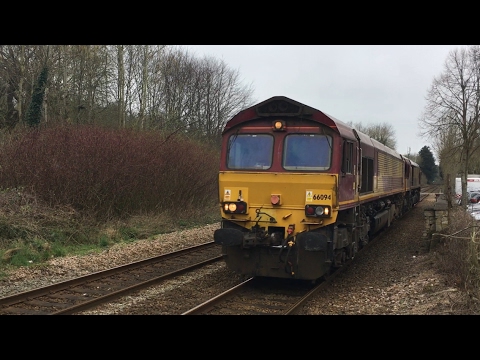 *Legend Driver* 2 Class 66 Convoy Storms Past Bradford on Avon 18/03/17