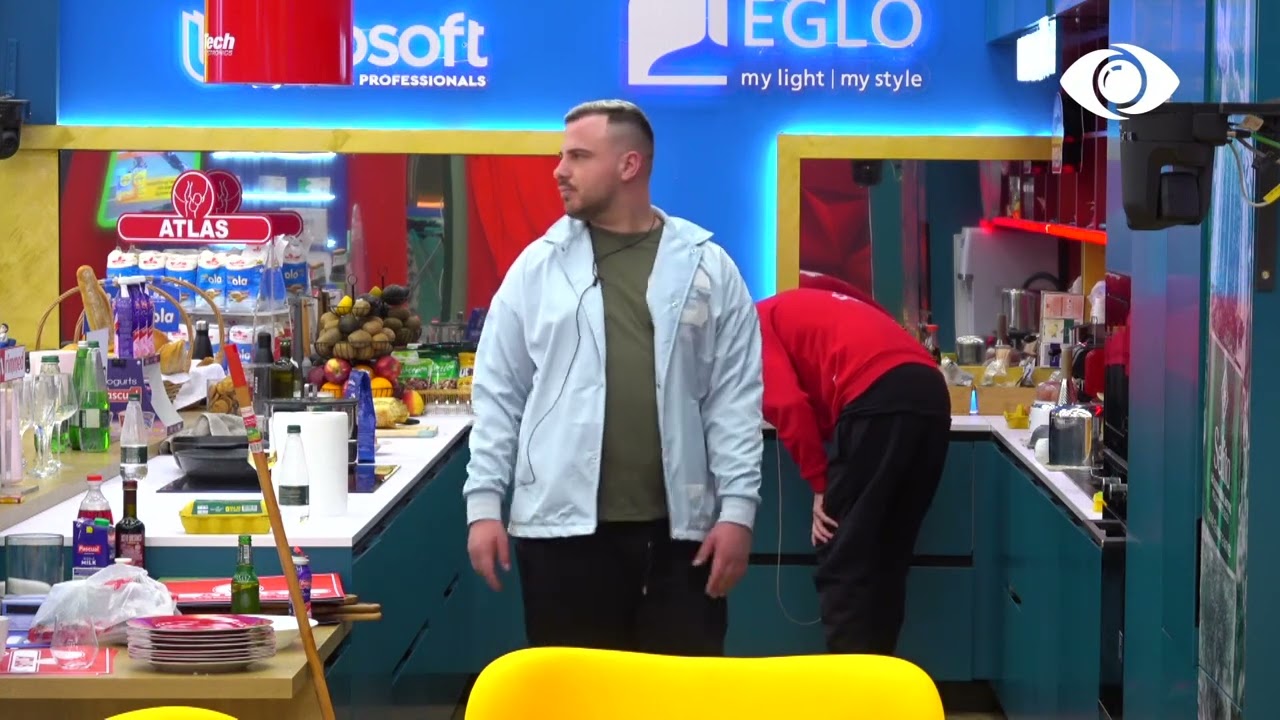 Shtëpia është shumë rrëmujë/ Ronaldo: S'më bëhet të punoj