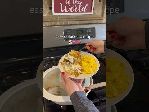 Chilaquiles recipe! Super quick & easy to make 🤍 #chilaquilesverdes #chilaquiles #cookingvideo