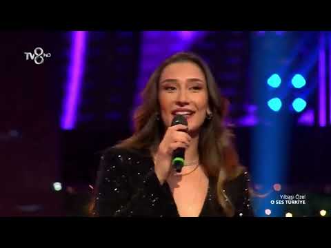 Hande baladın& Simge aköz   o ses yılbaşı 2022   darbe üstüne darbe