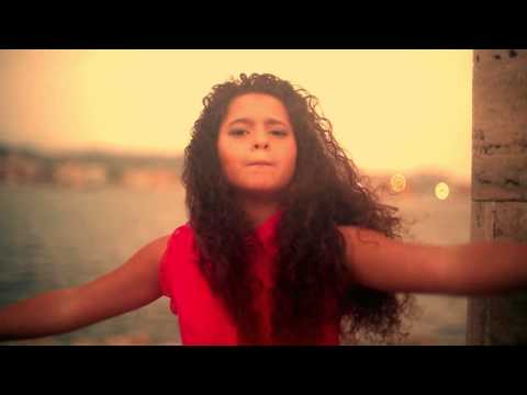 MARY CERBONE - NUN ME VOGLIO ANNAMMURA' - video ufficiale