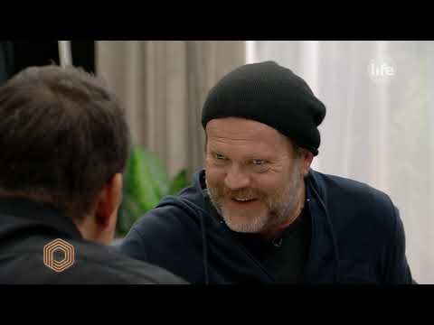 Szabó Győző csókot és pofont nem szívesen vállal a színpadon, de vetkőzést igen