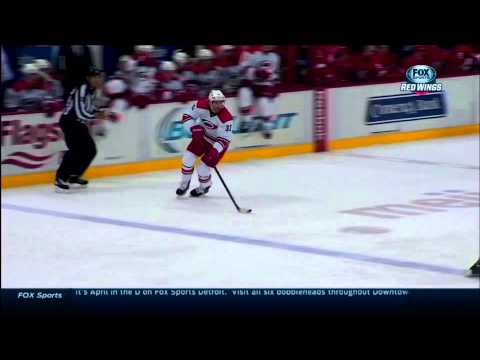 Hockey IQ - Jakub Kindl shuts down Eric Staal and saves a goal