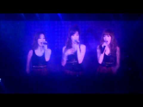 [FANCAM] 110611 Girls' Generation - My Child [SM TOWN Live in Paris].wmv