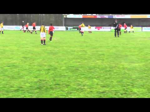 11 april 2015 SCH D1 - VV De Meern D3 com 4-1 Scheidsrechter negeert vlagsignaal