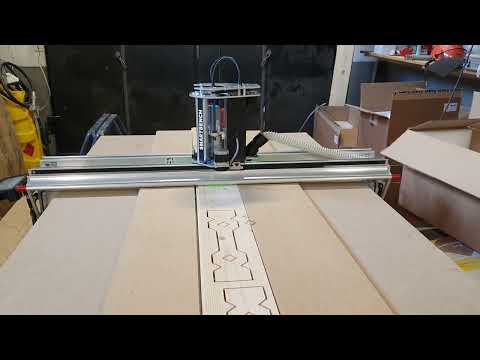 Gröna Fastigheter byggnadsvård Tillverkning av nya staketetbräder, kopia från slutet 1800 talet