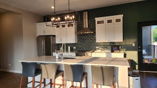 ☆ 720 Washington -300 ☆ Naperville ☆ 2bed/2bath ☆ In-Unit Laundry ☆ Balcony ☆ Parking ☆