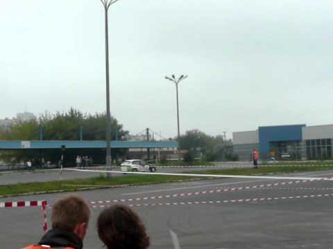 X Rajd Mielecki - Opel Astra (zielony) (stacja PKS)