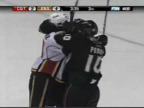Robin Regehr roughs Corey Perry, then Todd Bertuzzi and Owen Nolan join in 2/17/2008