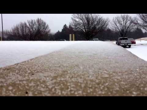 VIDEO: heavy sleet falling in NE OKC at Fox 25. #okwx