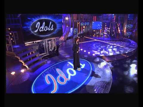 Marieke singing "Stop" by Sam Brown - Liveshow 1 - Idols season 1