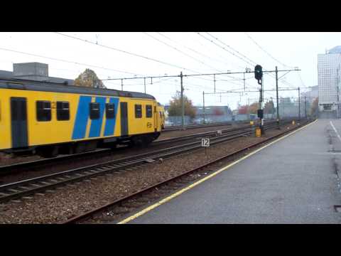 Mat 64 en Virm komen parallel aan