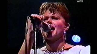 Our Lips Are Sealed (Live from Berlin 1982) - The Go-Go&#39;s  *German TV Broadcast*
