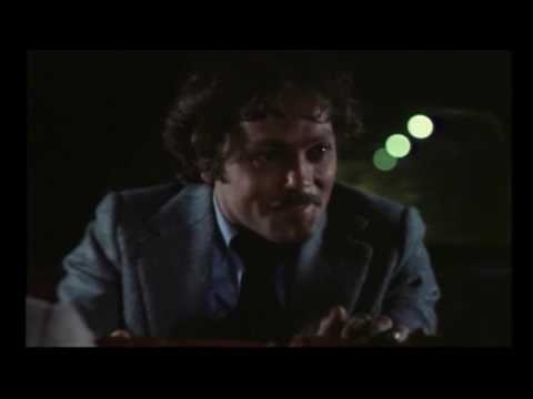 Adieu poulet (1975) - Pourquoi y a que nous qu'elle arrose pas ?