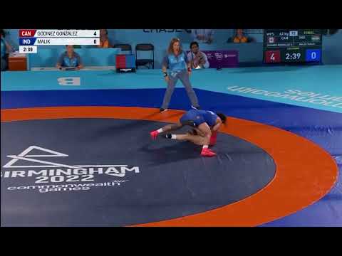 Sakshi Malik from losing 4-0,doing the famous Dhobi Pichaad move to Win the FINAL #sakshimalik