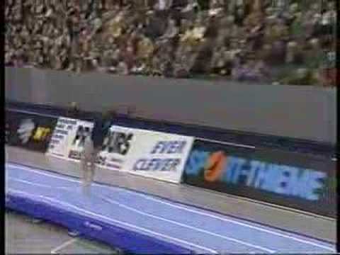 2002 World Cup Tumbling - Blundell USA Pass1