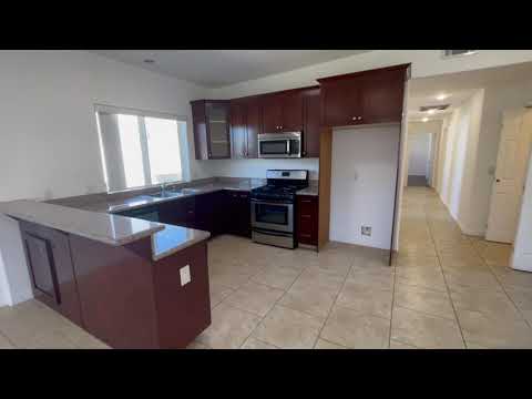 PL9878 - Exquisite Top Floor 3 Bedroom Residence For Lease!