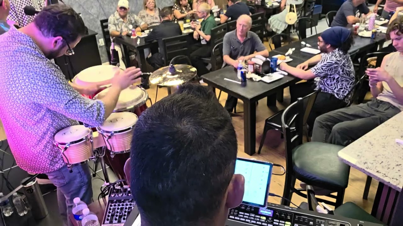 Promotional video thumbnail 5 for Puro Swing Band