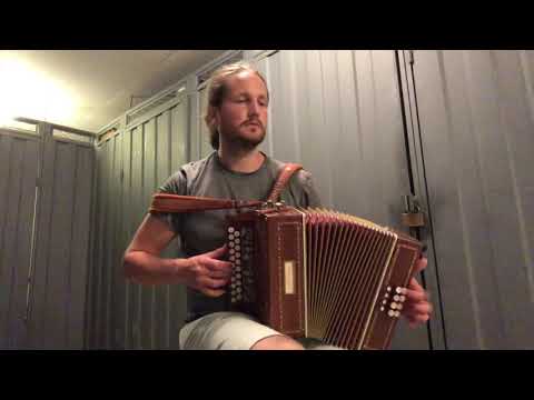 Learning the Melodeon - Älgjakta