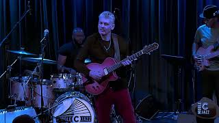 Chris Standring performing live in London 2024