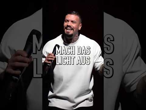 Lights out! 😂 #comedy #jokes #emmveecomedy #standupcomedy #funny #standup #witty #humor #funny