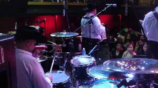 Duelo en vivo Por Una Mujer Bonita En Hollywood California